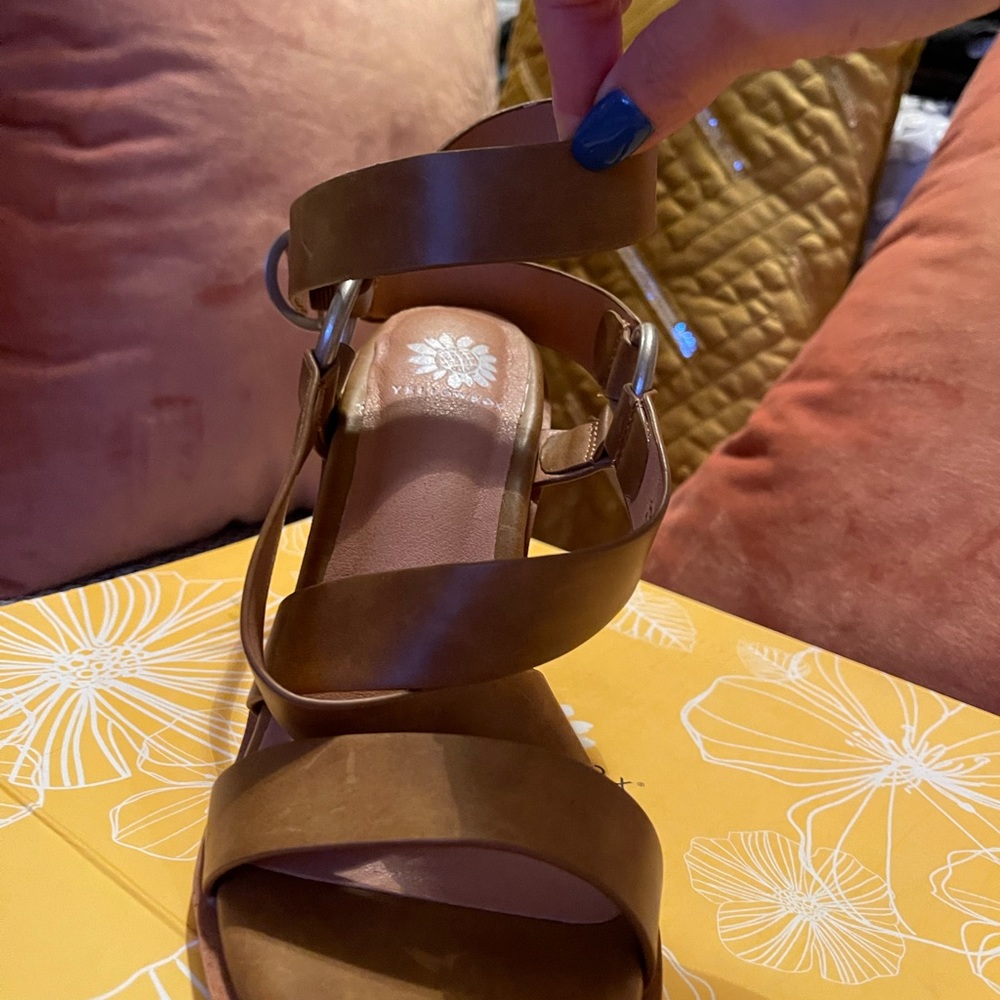 Faux Leather Sexy High Sandals - Picture 3 of 5